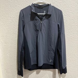 Woman’s on cloud running trail breaker size medium